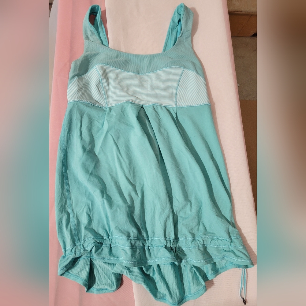 Lululemon tank